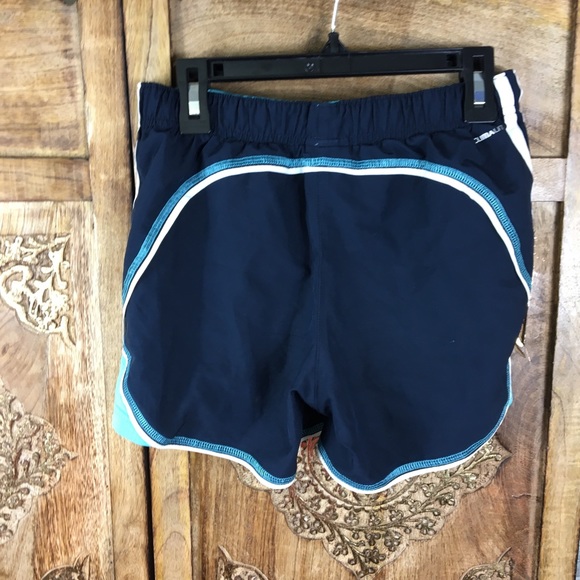 💐Adidas girls shorts size large💐 - Picture 2 of 3